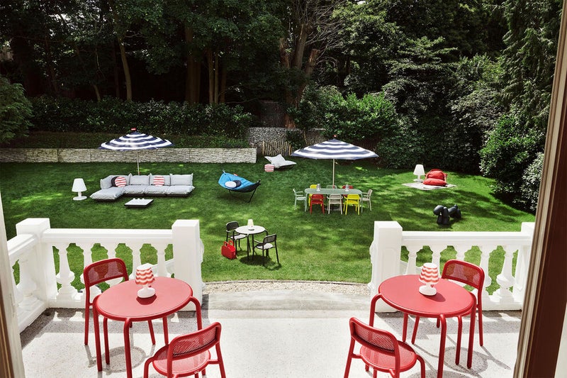 Fatboy Attackle Bench | Seats 2 adults | Sturdy & durable | Eye catching design | Easy to assemble, comes in 2 parts | indoor & outdoor | 100% recycled polyethylene (LDPE) | 195x55x77.5 cm - Rain Blue - Image 5